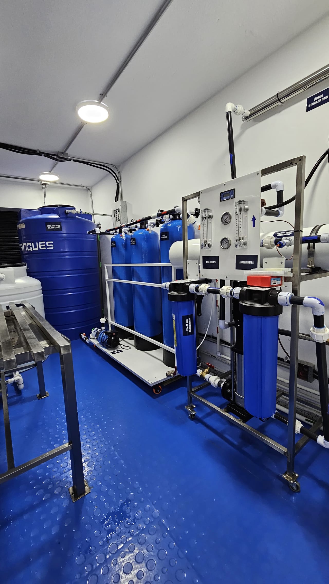 Planta de purificación de agua por ósmosis inversa de AcuaEssence
